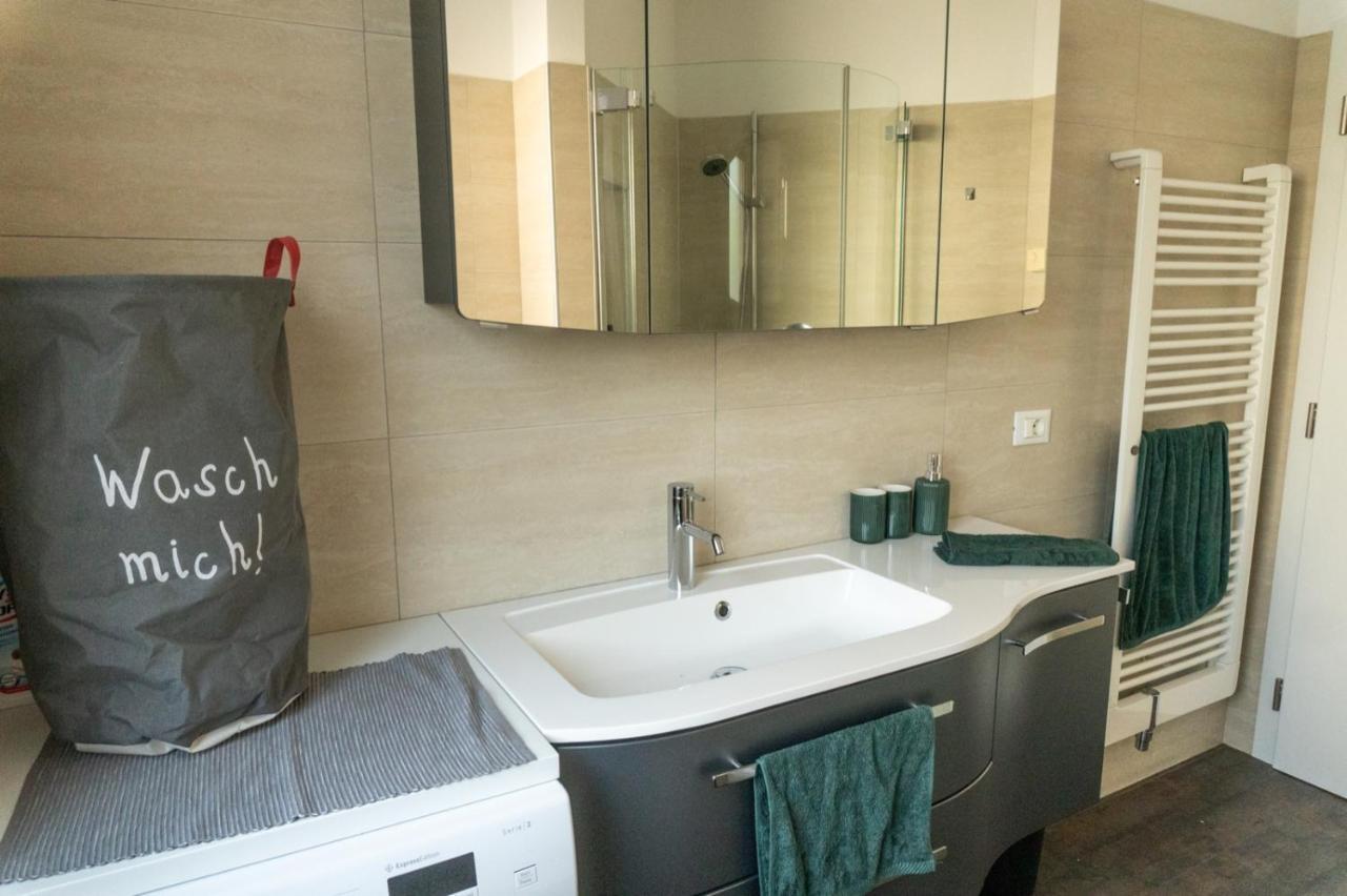 Ferienwohnung Mit Garage, Fahrradraum Und Sehr Grosser Sonnenverwoehnten Terrasse Lagundo Ngoại thất bức ảnh