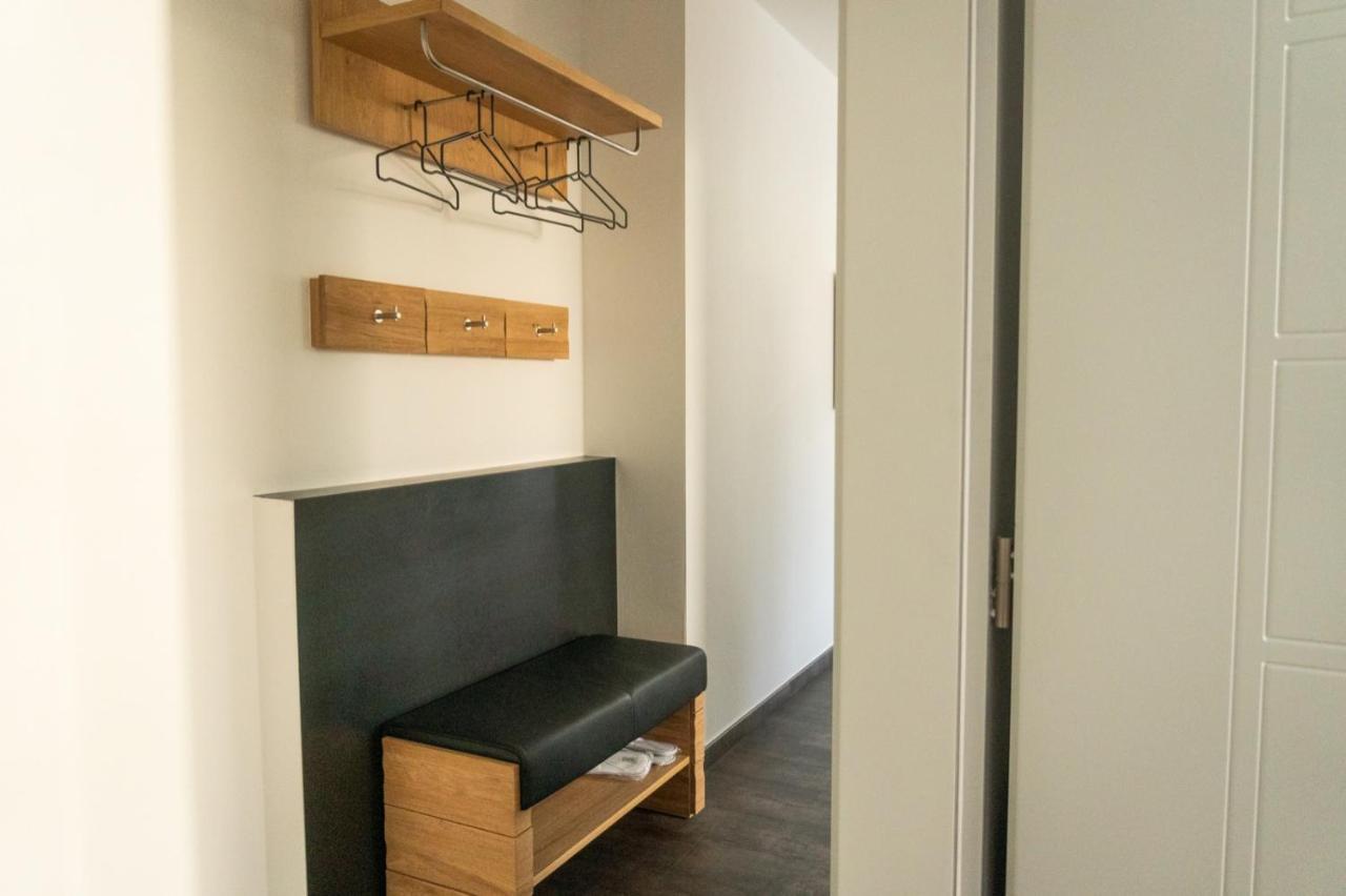 Ferienwohnung Mit Garage, Fahrradraum Und Sehr Grosser Sonnenverwoehnten Terrasse Lagundo Ngoại thất bức ảnh