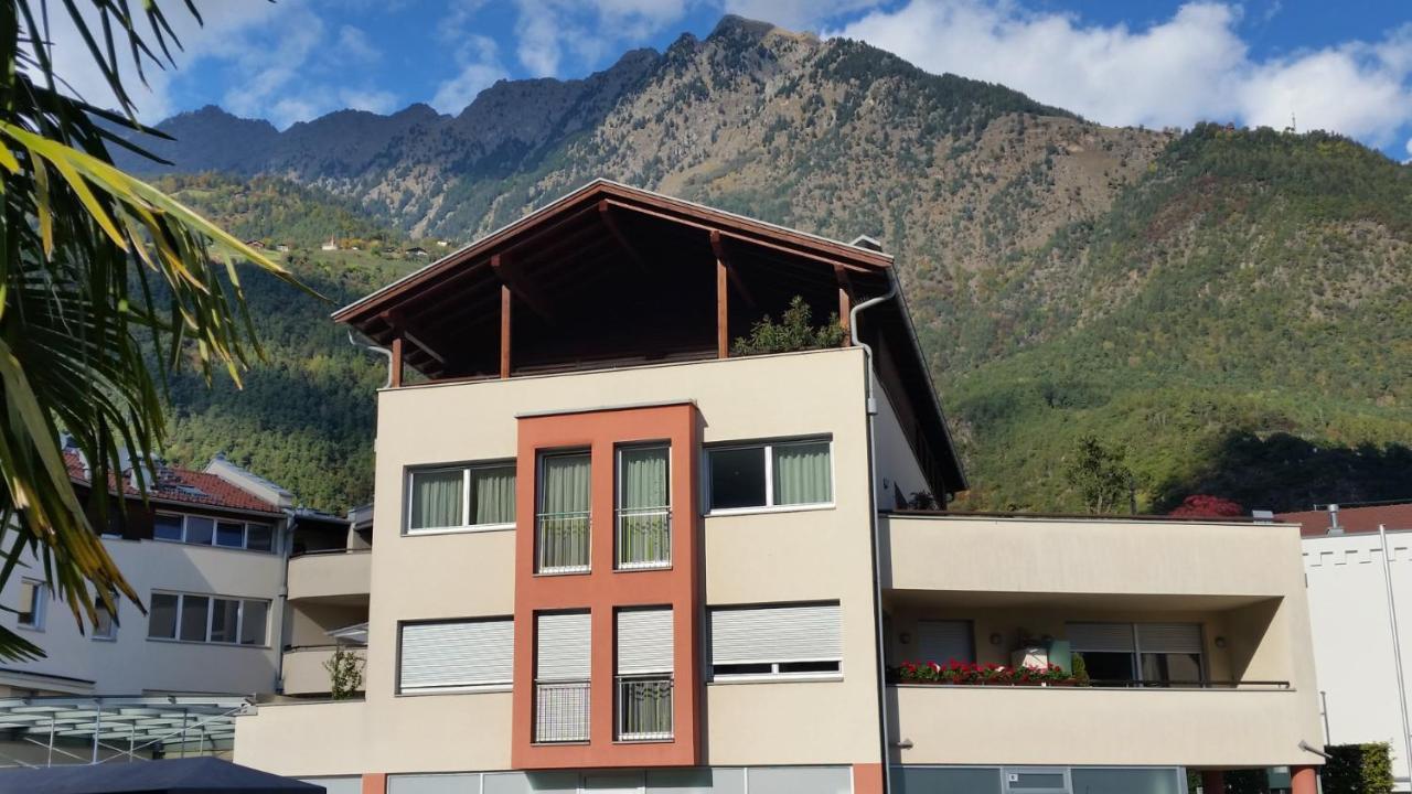 Ferienwohnung Mit Garage, Fahrradraum Und Sehr Grosser Sonnenverwoehnten Terrasse Lagundo Ngoại thất bức ảnh